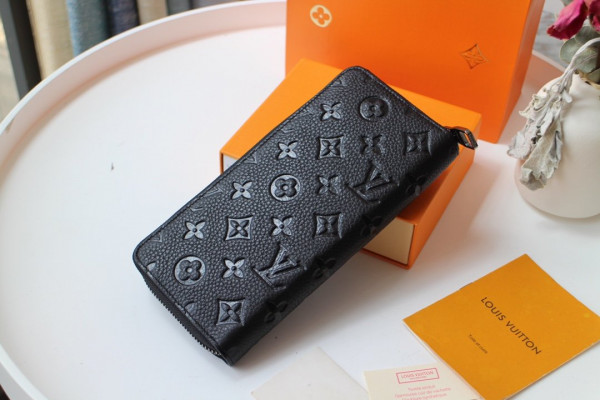 LOUIS VUITTON ZIPPY WALLET