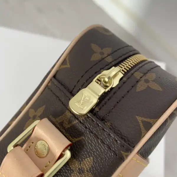 First bag ru LOUIS VUITTON MESSENGER BAG