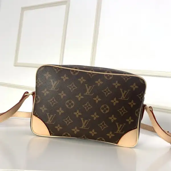 Cheap LOUIS VUITTON MESSENGER BAG