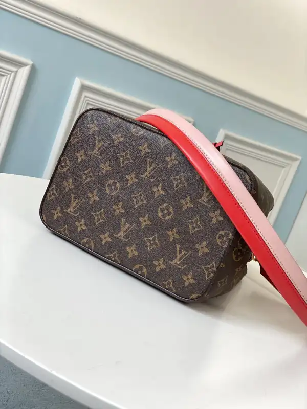 LOUIS VUITTON NÉONOÉ