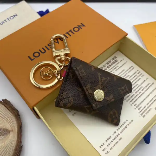 TO LOUIS VUITTON KIRIGAMI POUCH BAG CHARM AND KEY HOLDER