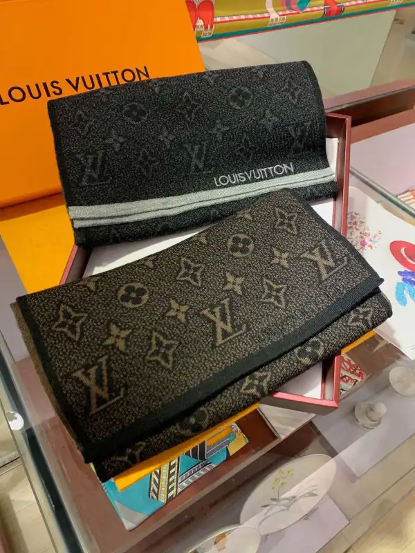 Yupoo bagsoffer LOUIS VUITTON SCARF