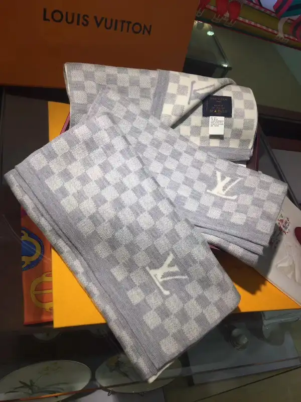 Yupoo bagsoffer LOUIS VUITTON SCARF