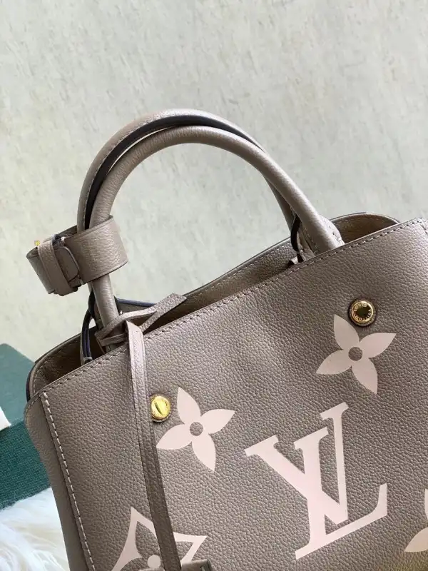 First bag ru LOUIS VUITTON MONTAIGNE BB