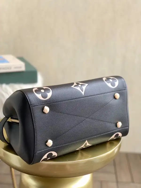 LOUIS VUITTON MONTAIGNE MM