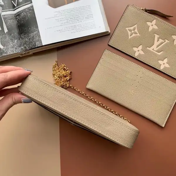 First Bag Ru LOUIS VUITTON POCHETTE FÉLICIE