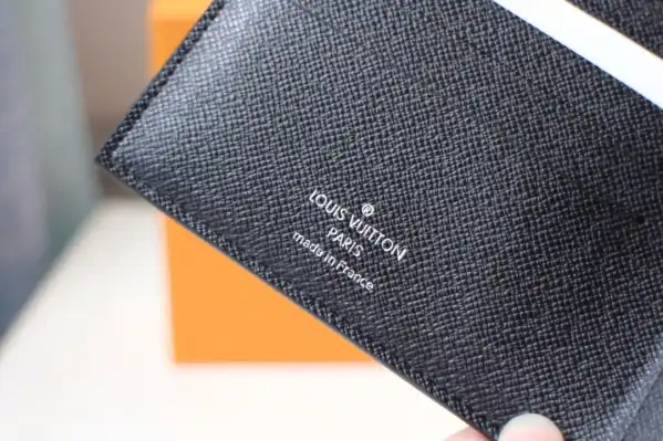 Rep LOUIS VUITTON AMERIGO WALLET