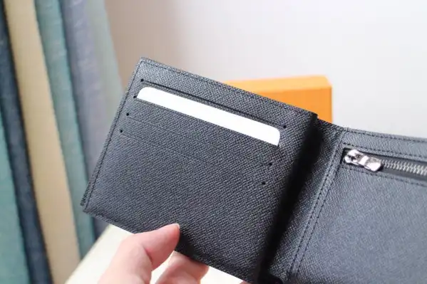 TO LOUIS VUITTON AMERIGO WALLET