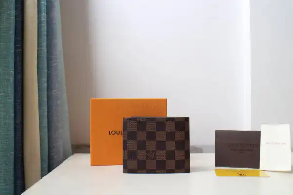 LOUIS VUITTON AMERIGO WALLET