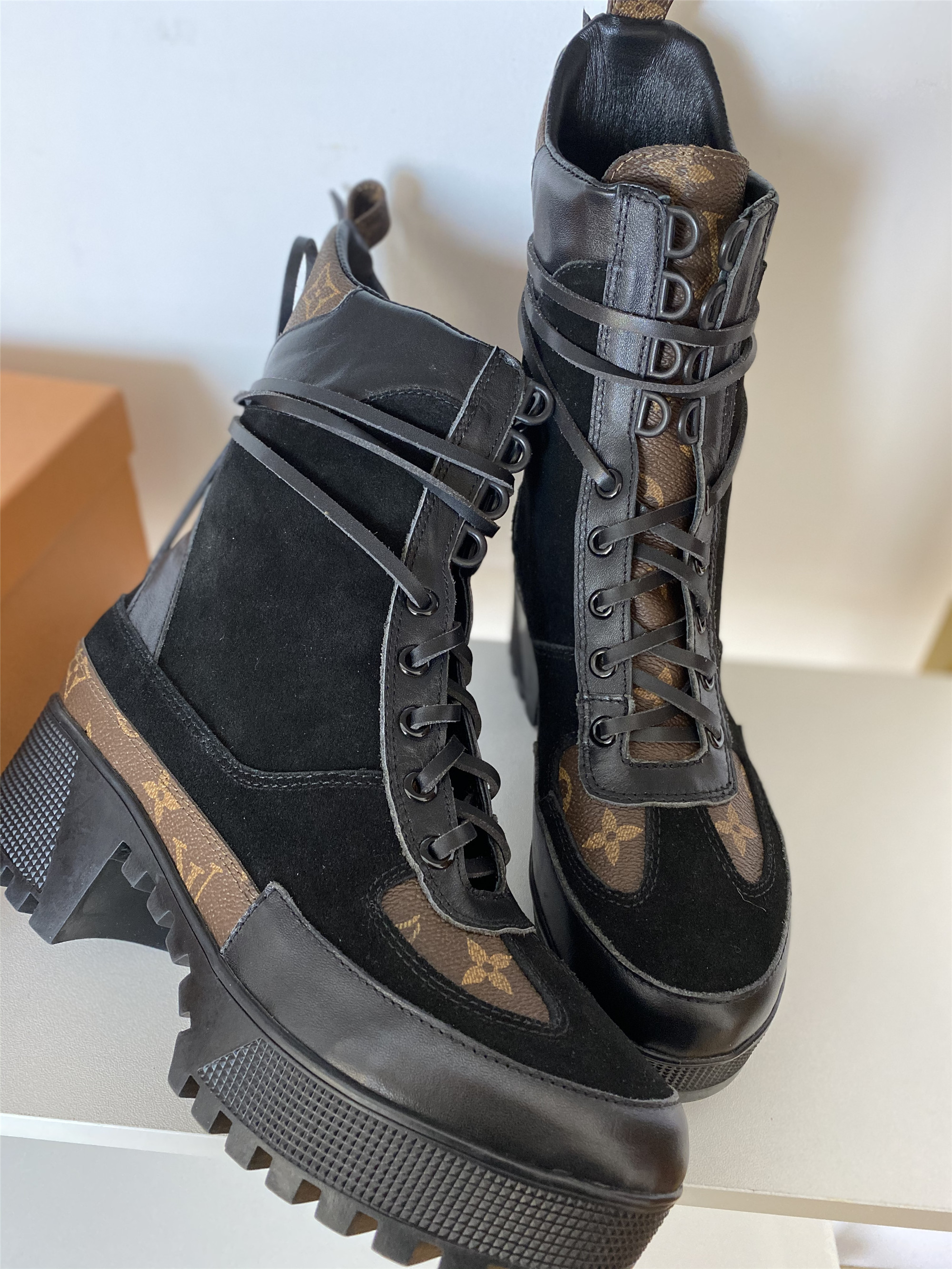 HOT SALE LOUIS VUITTON BOOTS