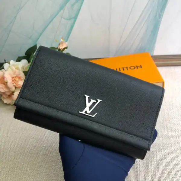 TO LOUIS VUITTON LOCKME WALLET