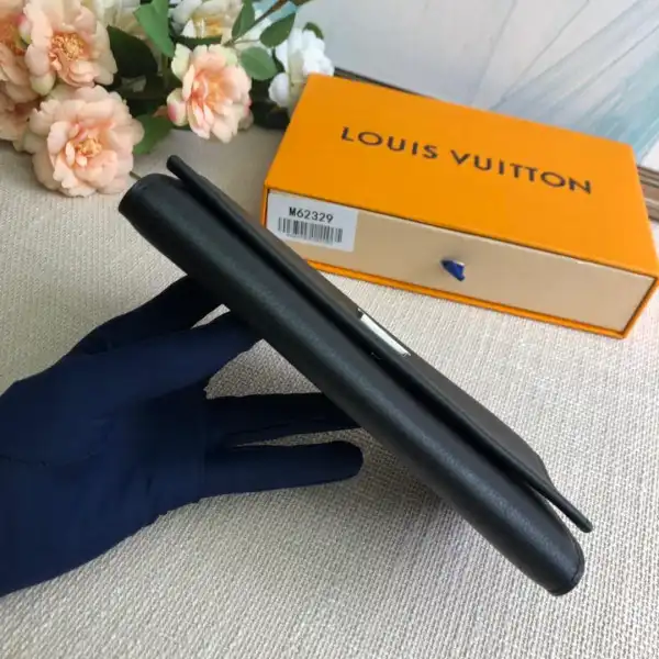 Frstbag ru LOUIS VUITTON LOCKME WALLET