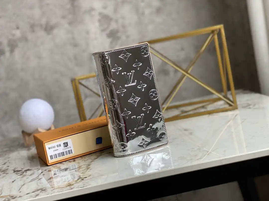 Affordable LOUIS VUITTON BRAZZA WALLET