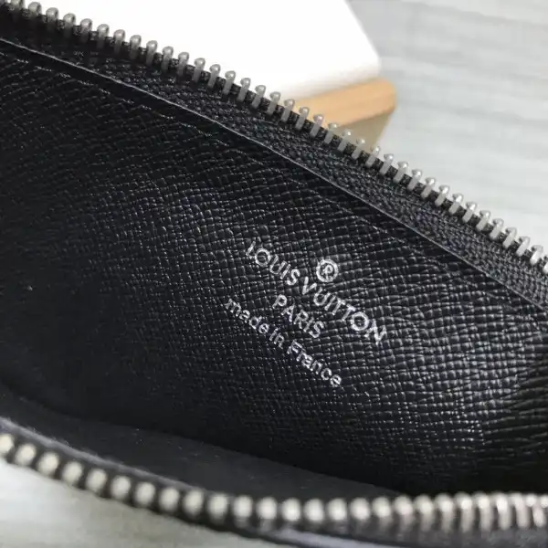 First bag ru LOUIS VUITTON COIN CARD HOLDER