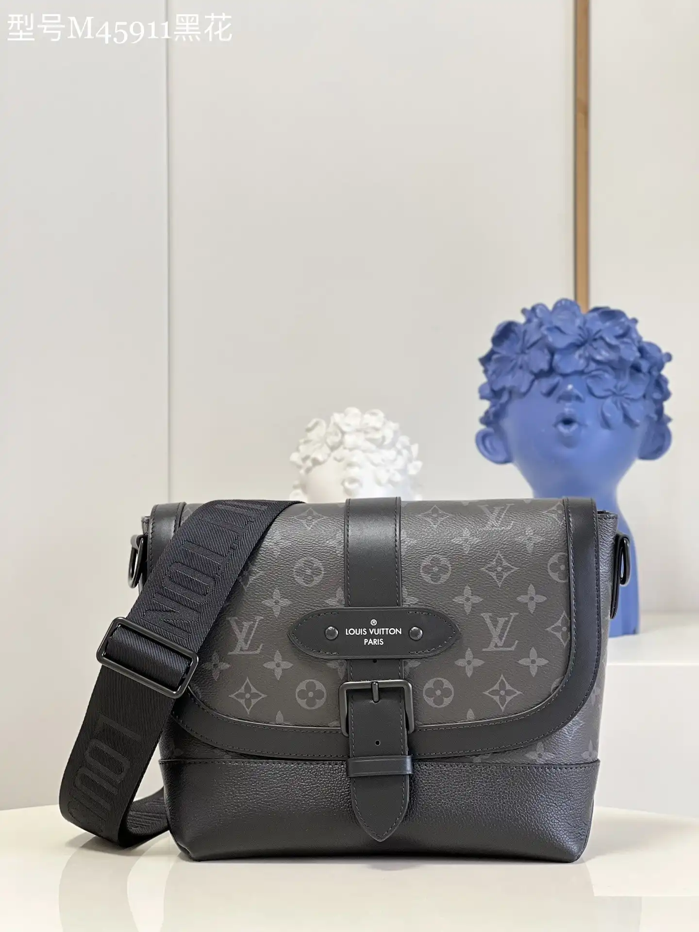 Frstbag ru LOUIS VUITTON SAUMUR MESSENGER