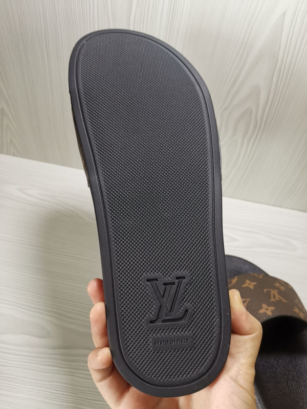 HOT SALE LOUIS VUITTON SLIPPERS