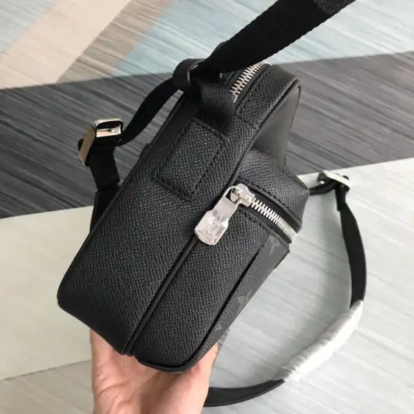 Aaa replica bags LOUIS VUITTON OUTDOOR MESSENGER