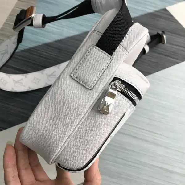 Aaa replica ru LOUIS VUITTON OUTDOOR MESSENGER