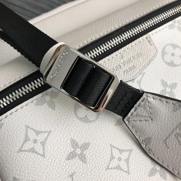 HOT SALE LOUIS VUITTON OUTDOOR MESSENGER