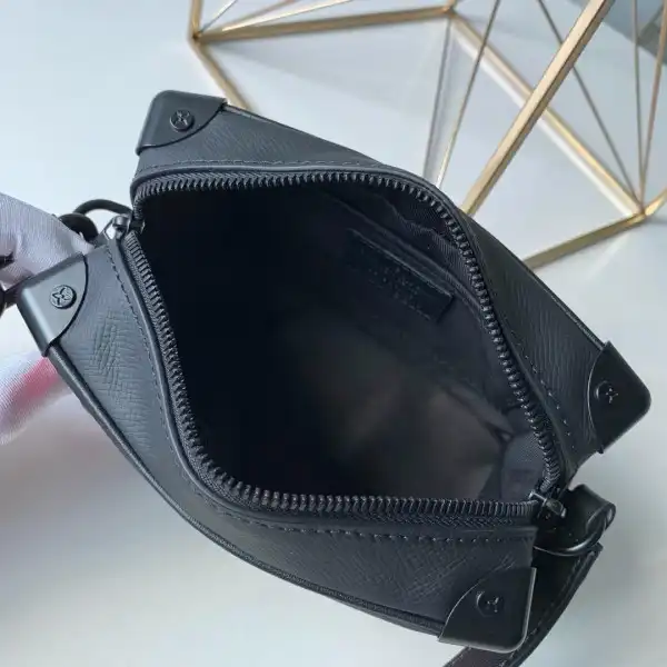 Frstbag ru Louis Vuitton MINI SOFT TRUNK