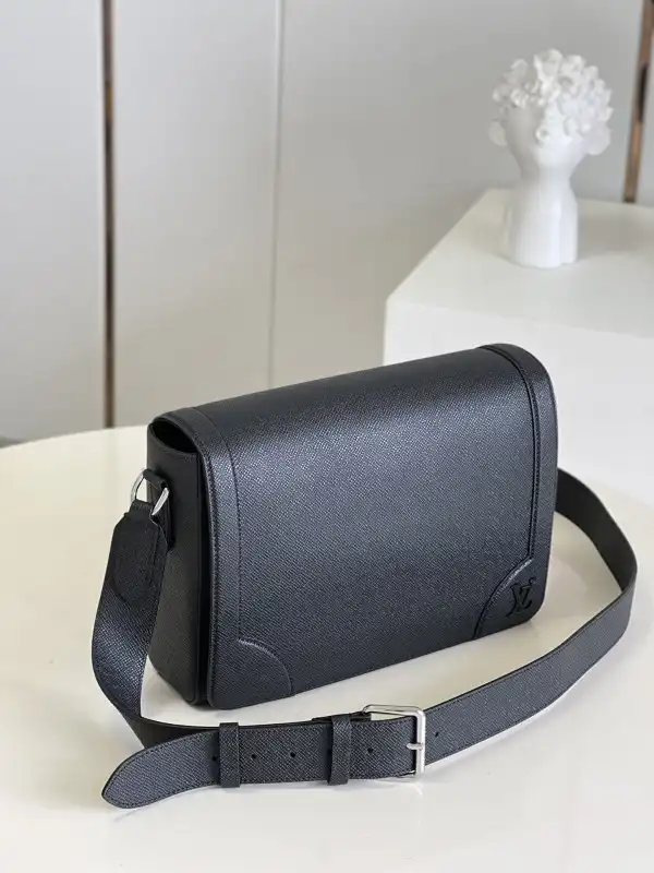 LOUIS VUITTON NEW FLAP MESSENGER