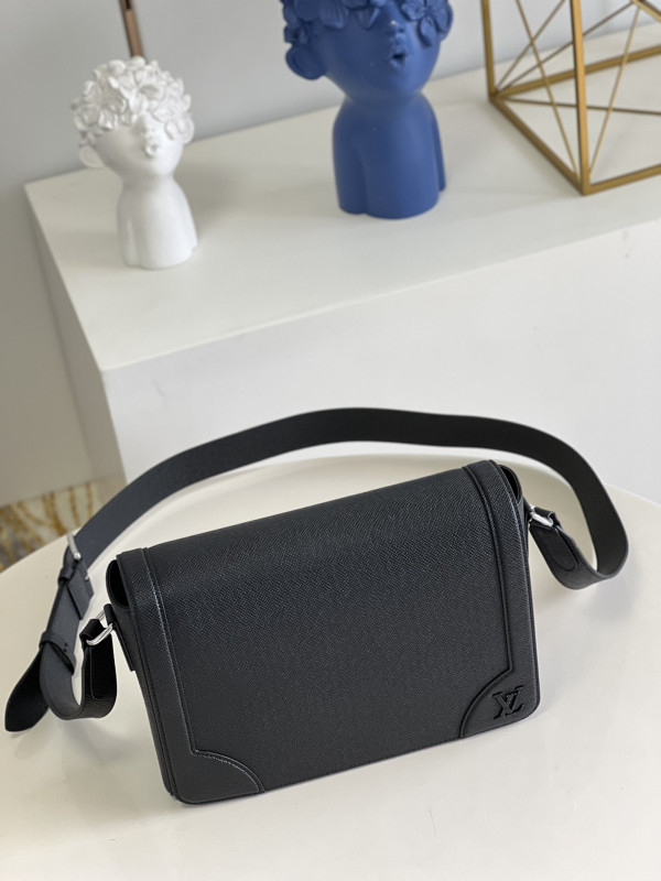 [FREE SHIPPING] LOUIS VUITTON NEW FLAP MESSENGER