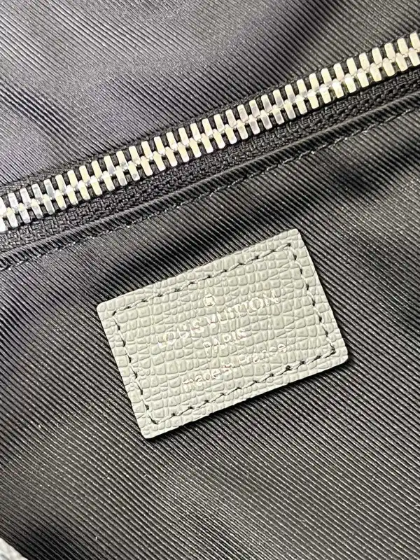 LOUIS VUITTON NEW FLAP MESSENGER