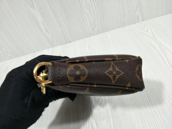 HOT SALE Louis Vuitton POCHETTE ACCESSOIRES