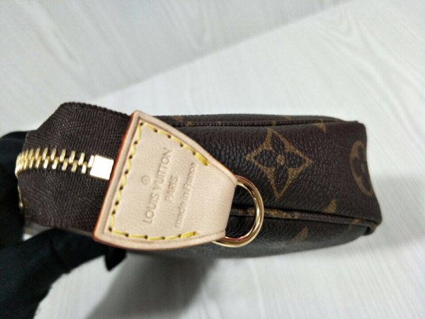 HOT SALE Louis Vuitton POCHETTE ACCESSOIRES