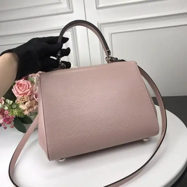 First bag ru Louis Vuitton CHANELUNY BB