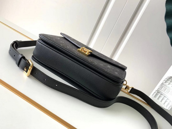 HOT SALE Louis Vuitton Pochette Metis