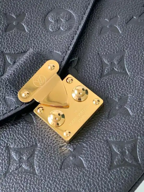 Louis Vuitton Pochette Metis