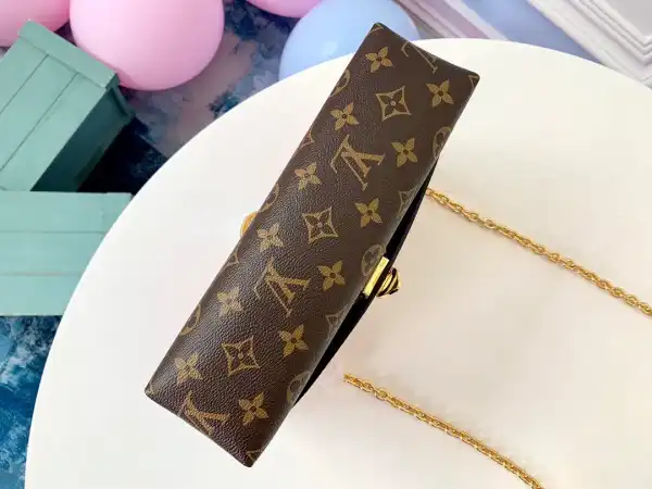 First bag ru LOUIS VUITTON SAINT-PLACIDE