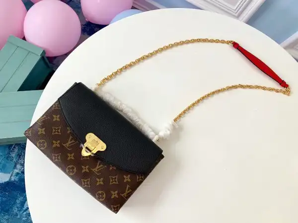 First bag ru LOUIS VUITTON SAINT-PLACIDE