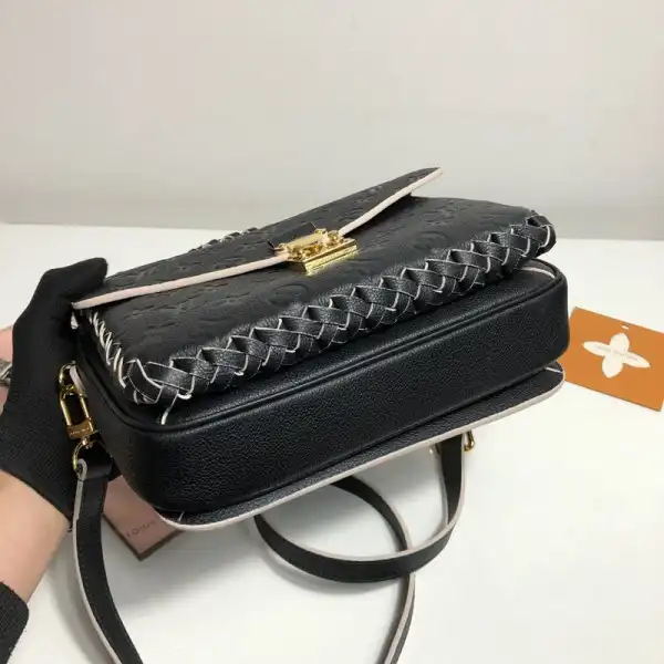 LOUIS VUITTON POCHETTE METIS