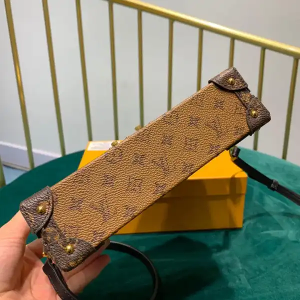 Firstbag Ru LOUIS VUITTON PETITE MALLE