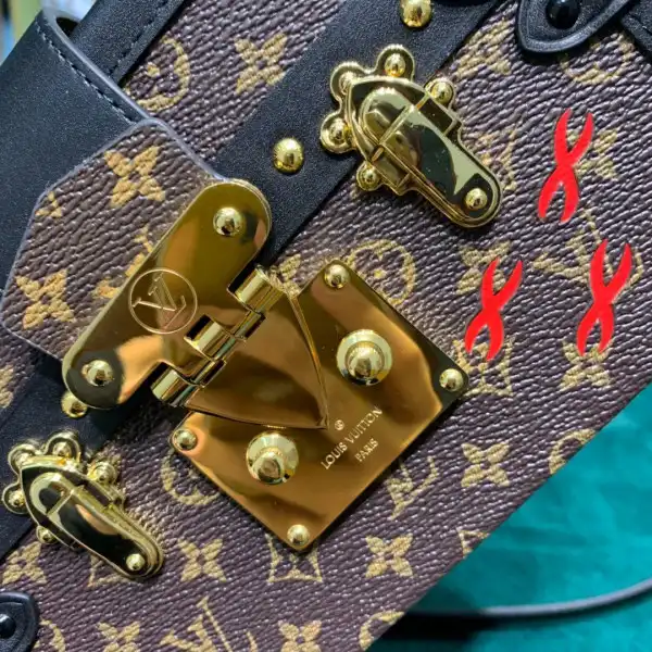 First bag ru LOUIS VUITTON PETITE MALLE