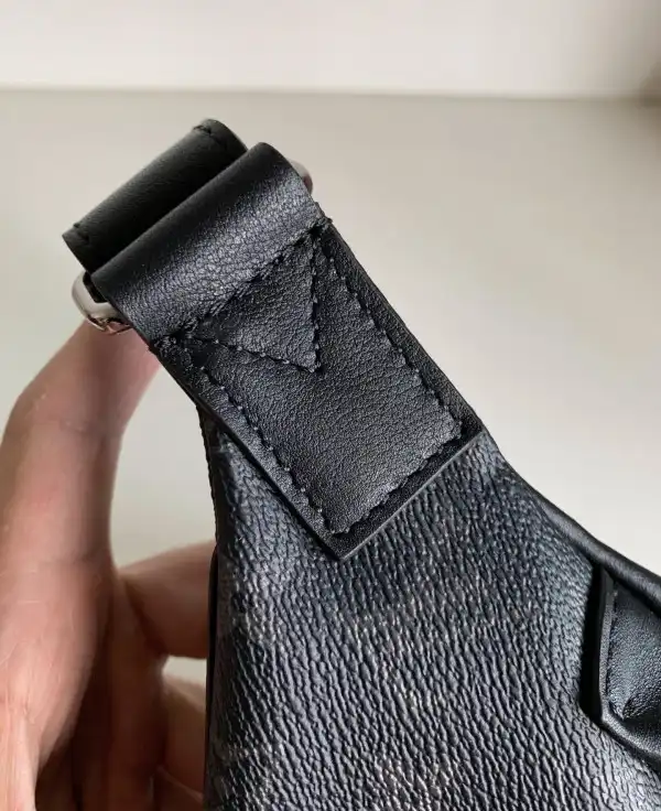 Cheap LOUIS VUITTON DISCOVERY BUMBAG