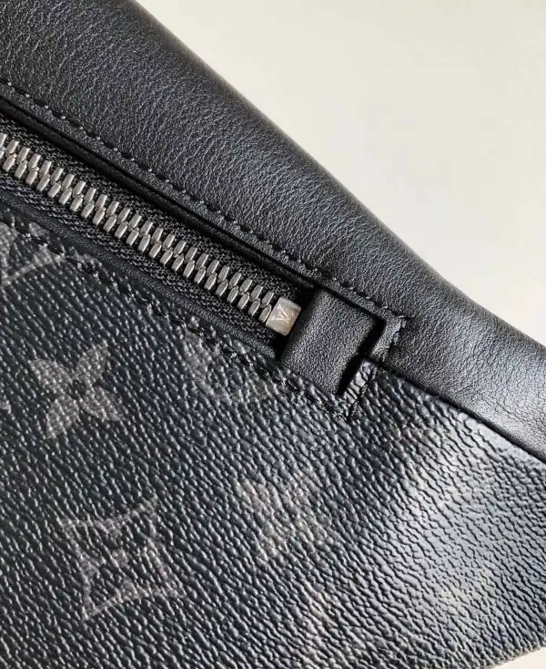 Cheap LOUIS VUITTON DISCOVERY BUMBAG