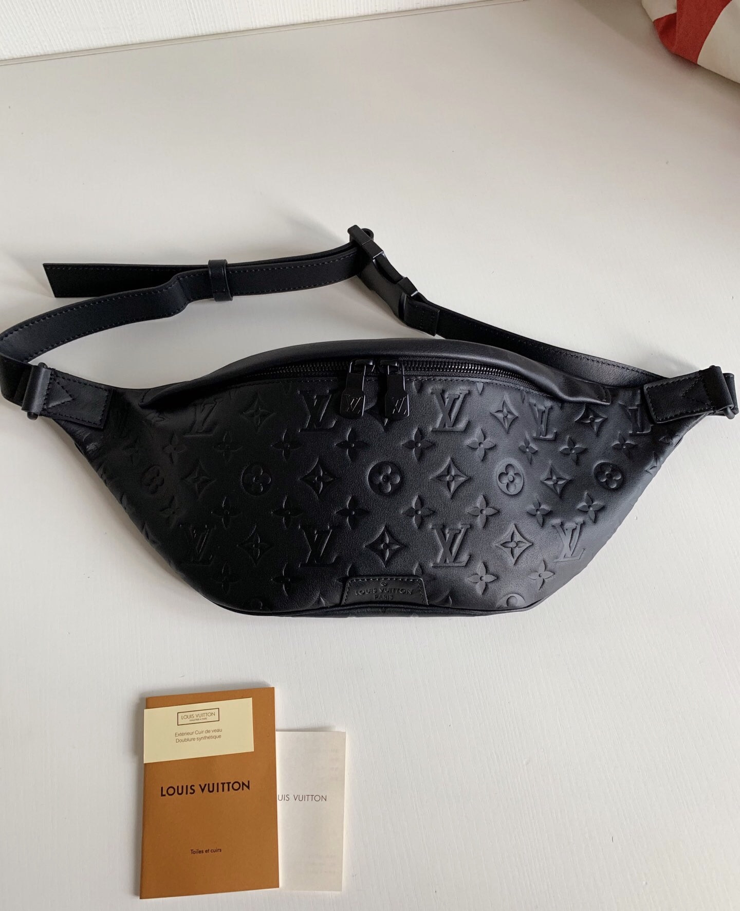 LOUIS VUITTON DISCOVERY BUMBAG