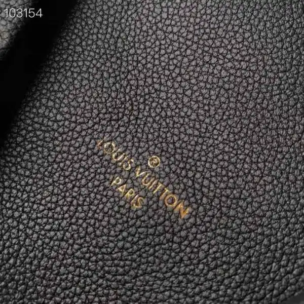 Affordable LOUIS VUITTON V TOTE MM