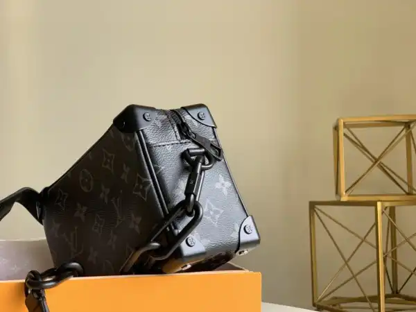 Firstbag Ru LOUIS VUITTON MINI SOFT TRUNK