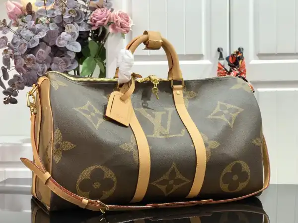 First bag ru LOUIS VUITTON KEEPALL BANDOULIÈRE 50