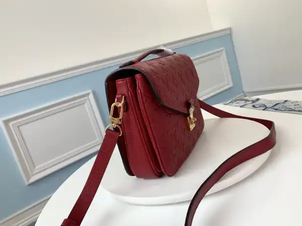 LOUIS VUITTON POCHETTE METIS