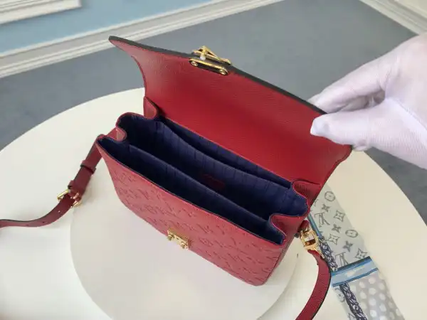 LOUIS VUITTON POCHETTE METIS