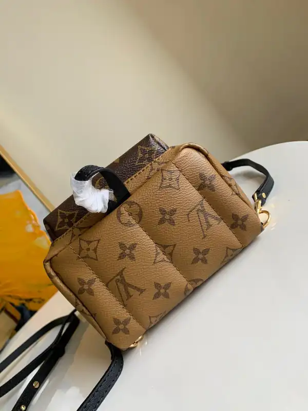 First bag ru LOUIS VUITTON PALM SPRINGS MINI NEW EDITON