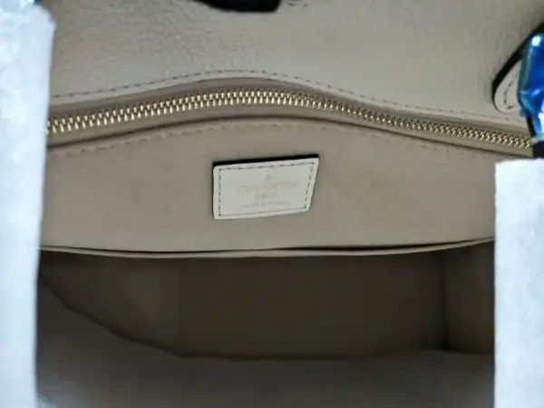 First bag ru LOUIS VUITTON ONTHEGO GM