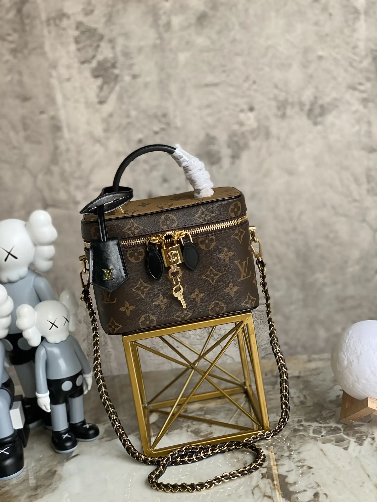 TO LOUIS VUITTON VANITY PM