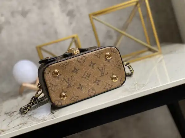 Affordable LOUIS VUITTON VANITY PM