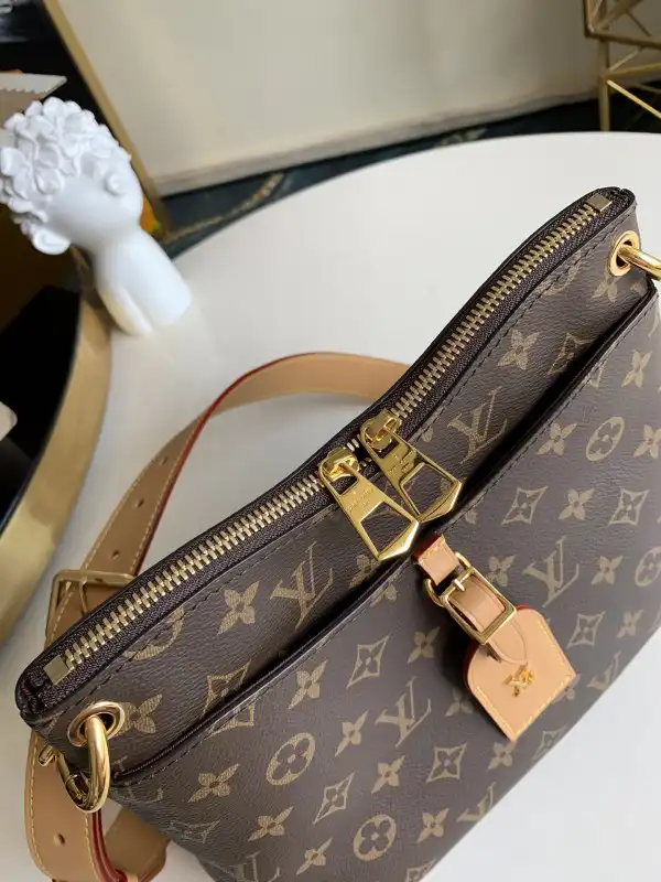 LOUIS VUITTON ODÉON PM